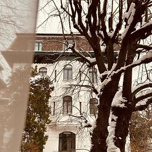 5 Min Schoenbrunn Gloriette, Direct To Center, Free Parking Apartament