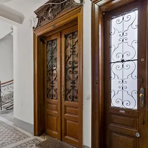 Apartment Designer Near Schoenbrunn, Wien