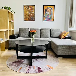 Lovely Nest! Just Beside Schoenbrunn Palace And Zoo! Vienna