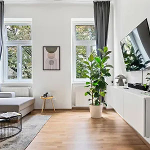 Apartment Cozy, Generous - 10 Min To City-centre - Contactless 24h Check-in, Wien
