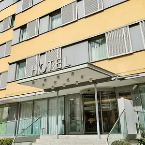 4* Отель Courtyard By Marriott Schoenbrunn
