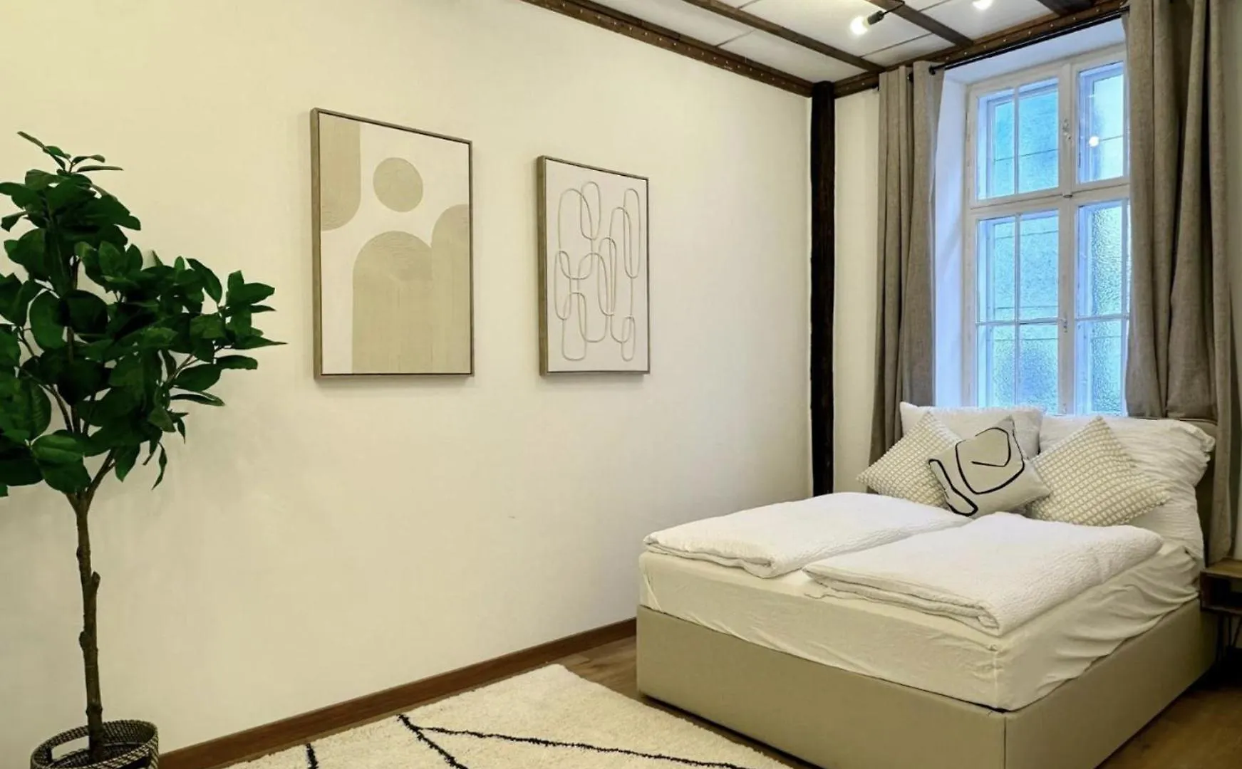 Eden Schoenbrunn Garden Apartment Vienna