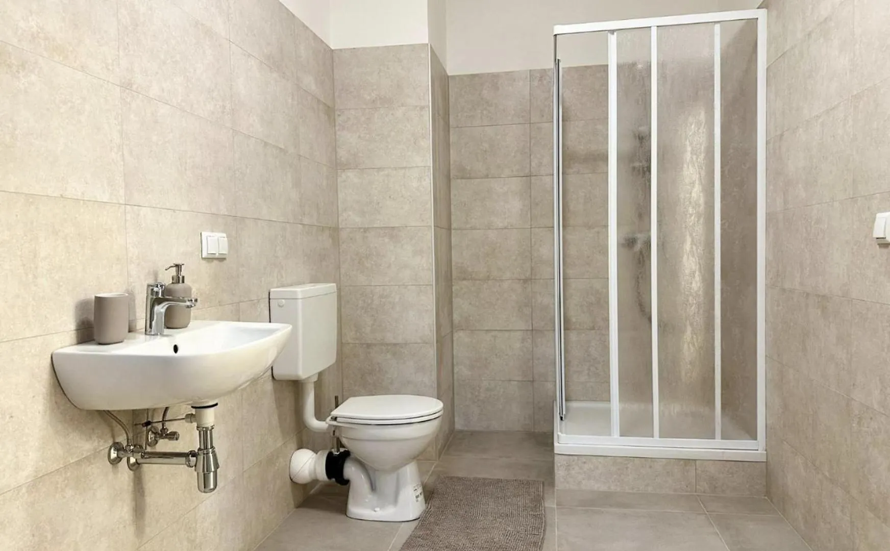 Eden Schoenbrunn Garden Apartment Vienna Austria